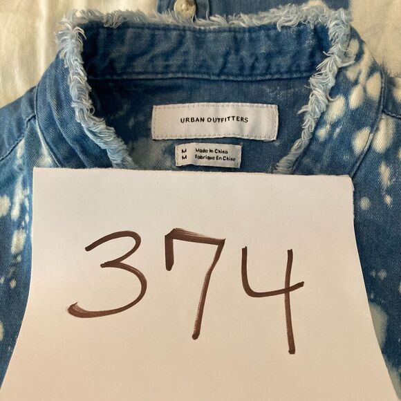 Urban Outfitters Shirt Mens Sz M Blue Cotton Bleach Splatter Denim Button Up - Picture 10 of 10